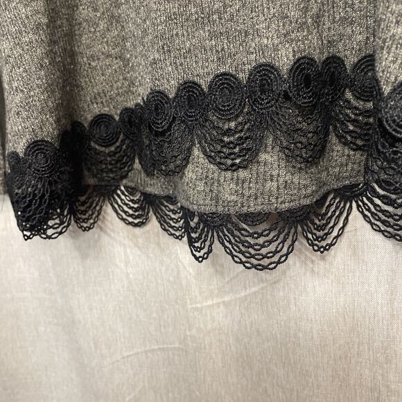 QUINN Pullover Sweater Women’s Medium Asymetric Lace Loose Stitch Long Sleeve - Picture 3 of 6